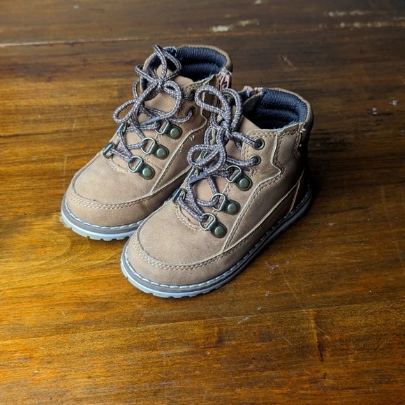 Toddler size 6 Children’s Place Brown Lace up  boots - Picture 1 of 6
